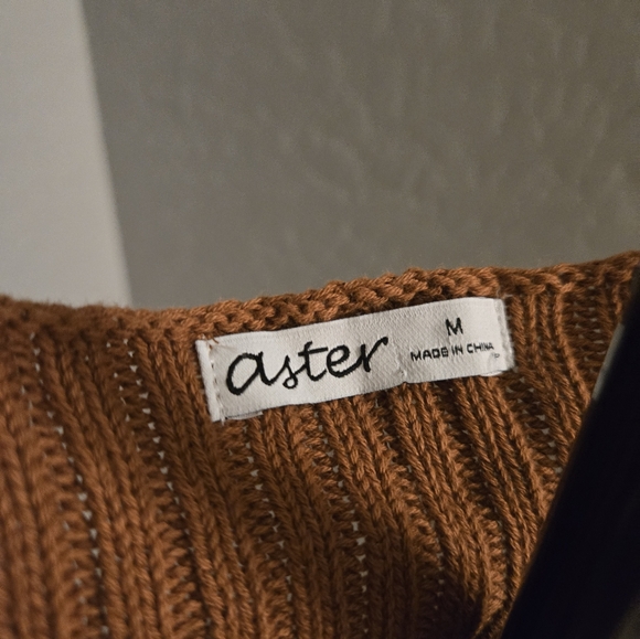 Brown Ribbed Knit Crop Top with Ruched Drawstring Front- M - Picture 2 of 4